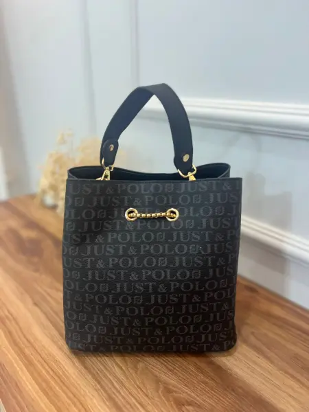 Just Polo Marka Kol Çantası siyah Desen yazılı