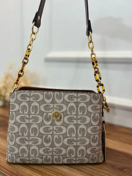 Golden Polo Marka Kol Çantası Vizon Zincirli Yazılı