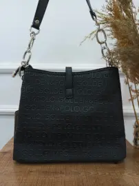 Golden Polo Marka Kol Çantası siyah yazılı Zincirli