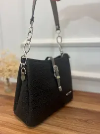 Golden Polo Marka Kol Çantası siyah-gri yazılı Zincirli