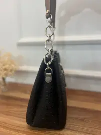 Golden Polo Marka Kol Çantası siyah-gri yazılı Zincirli