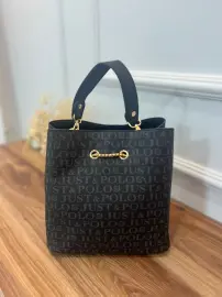 Just Polo Marka Kol Çantası siyah Desen yazılı